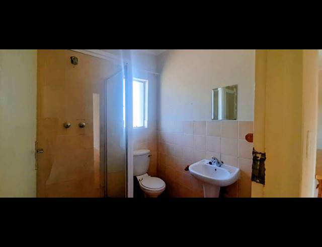 2 BEDROOM TOWNHOUSE FOR SALE IN CRYSTAL PARK